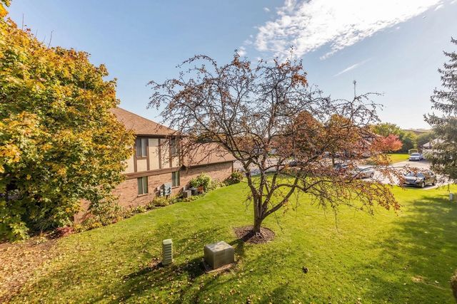 631 Cross Creek Drive C, Roselle, IL 60172