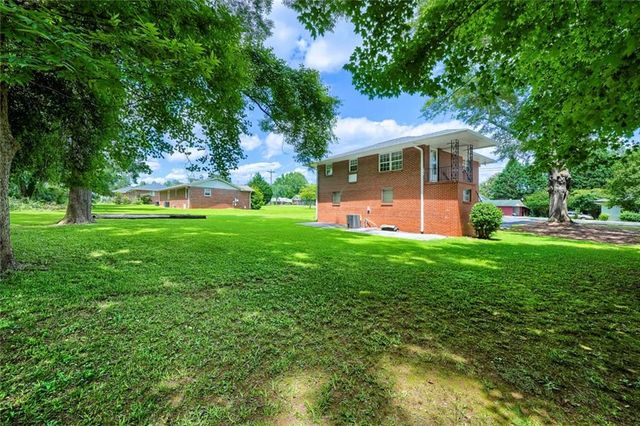 1 North Avenue, Hampton, GA 30228
