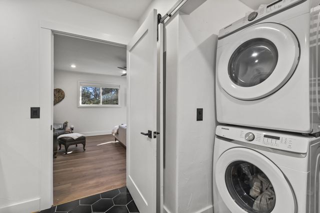 209 Pin Oak Drive, Pottsboro, TX 75076