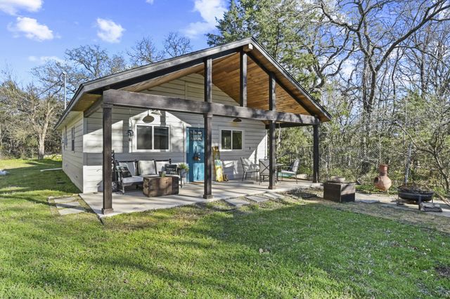 209 Pin Oak Drive, Pottsboro, TX 75076