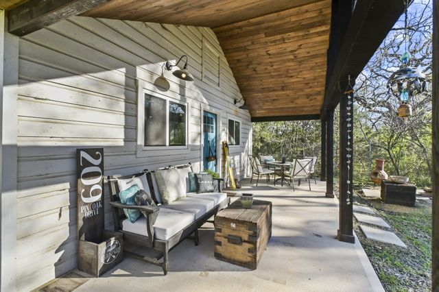 209 Pin Oak Drive, Pottsboro, TX 75076