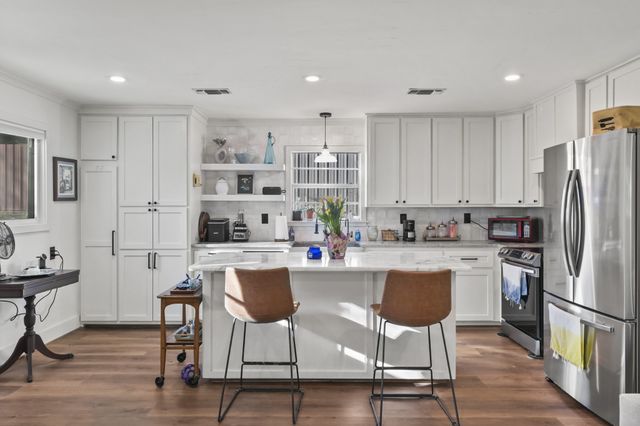 209 Pin Oak Drive, Pottsboro, TX 75076