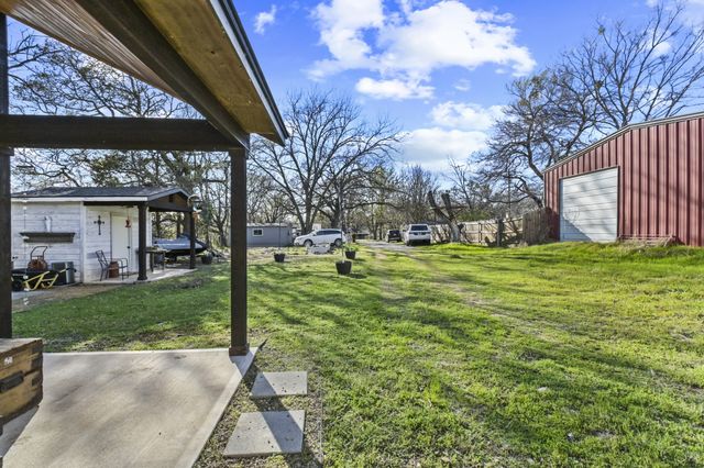 209 Pin Oak Drive, Pottsboro, TX 75076