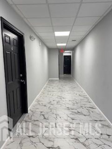 118 W 2 Street 17, Roselle, NJ 07203