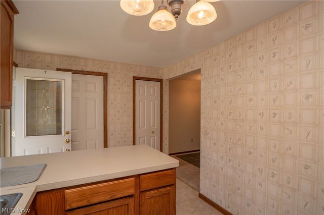 1836 Beechwood Avenue NE, North Canton, OH 44720