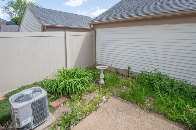 1836 Beechwood Avenue NE, North Canton, OH 44720