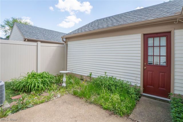 1836 Beechwood Avenue NE, North Canton, OH 44720