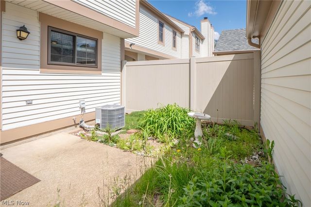 1836 Beechwood Avenue NE, North Canton, OH 44720