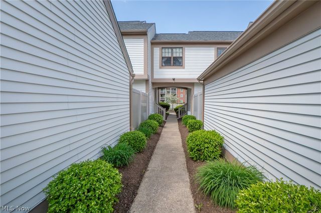 1836 Beechwood Avenue NE, North Canton, OH 44720