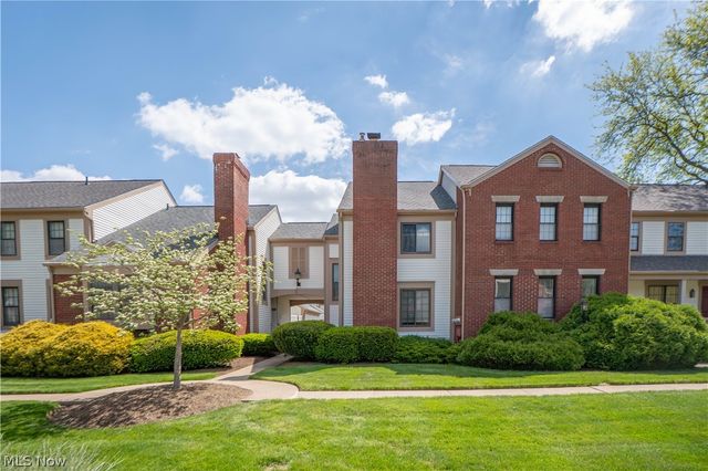 1836 Beechwood Avenue NE, North Canton, OH 44720