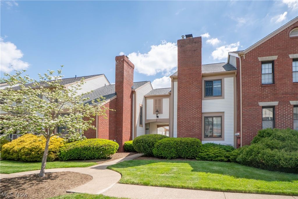 1836 Beechwood Avenue NE, North Canton, OH 44720