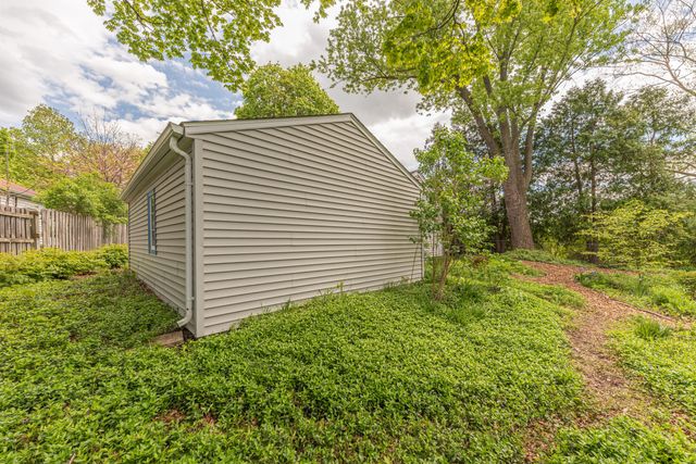 1807 Hiawatha Place, Ann Arbor, MI 48105