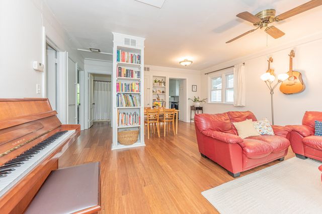 1807 Hiawatha Place, Ann Arbor, MI 48105