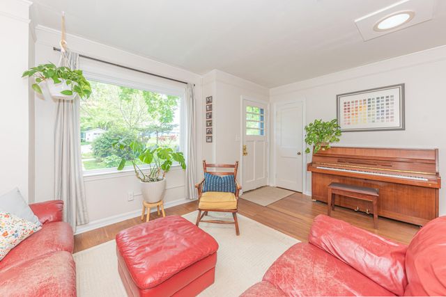 1807 Hiawatha Place, Ann Arbor, MI 48105