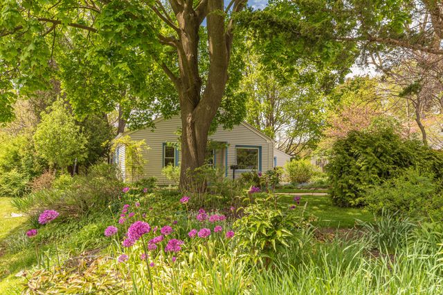 1807 Hiawatha Place, Ann Arbor, MI 48105