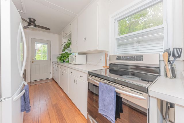 1807 Hiawatha Place, Ann Arbor, MI 48105
