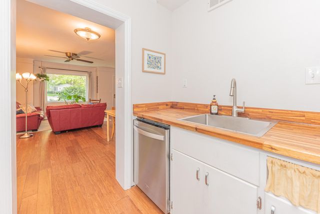 1807 Hiawatha Place, Ann Arbor, MI 48105