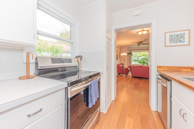 1807 Hiawatha Place, Ann Arbor, MI 48105