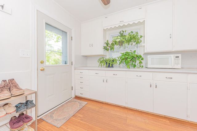 1807 Hiawatha Place, Ann Arbor, MI 48105