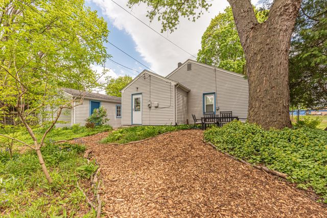 1807 Hiawatha Place, Ann Arbor, MI 48105
