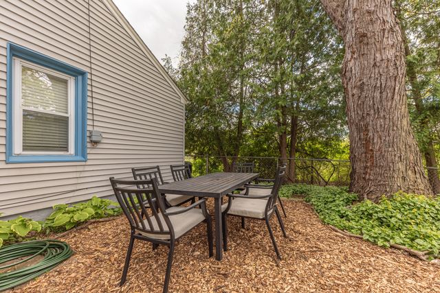 1807 Hiawatha Place, Ann Arbor, MI 48105