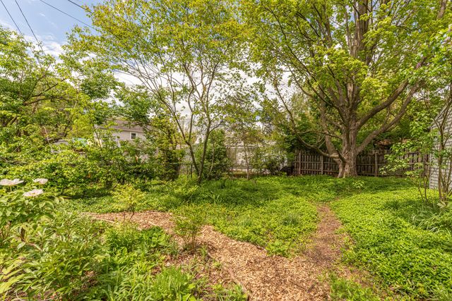 1807 Hiawatha Place, Ann Arbor, MI 48105