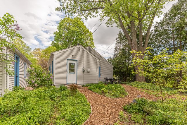1807 Hiawatha Place, Ann Arbor, MI 48105