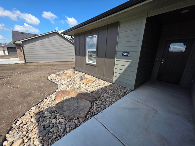 1108 SE 8th, Newton, KS 67114