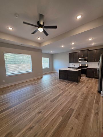 1108 SE 8th, Newton, KS 67114