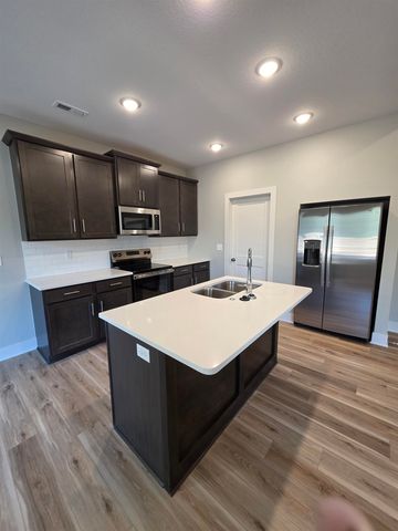 1108 SE 8th, Newton, KS 67114