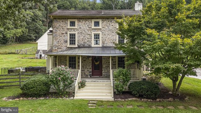 1272 HOLLOW RD, Chester Springs, PA 19425