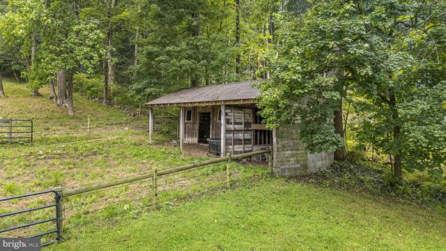 1272 HOLLOW RD, Chester Springs, PA 19425