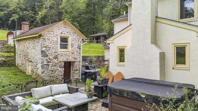 1272 HOLLOW RD, Chester Springs, PA 19425