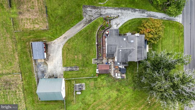 1272 HOLLOW RD, Chester Springs, PA 19425