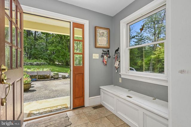 1272 HOLLOW RD, Chester Springs, PA 19425