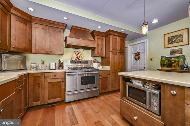 1272 HOLLOW RD, Chester Springs, PA 19425