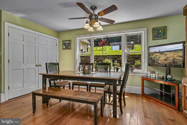 1272 HOLLOW RD, Chester Springs, PA 19425