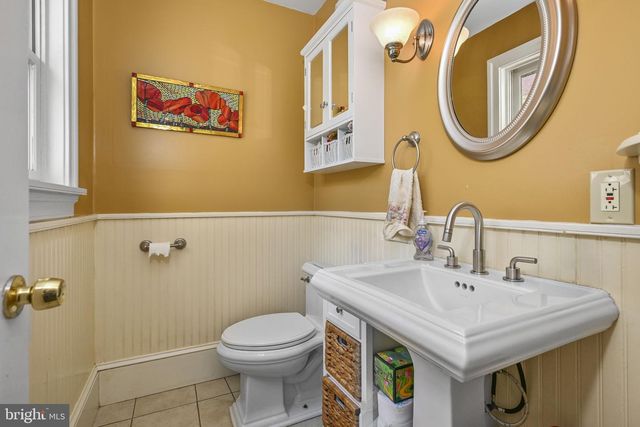 1272 HOLLOW RD, Chester Springs, PA 19425