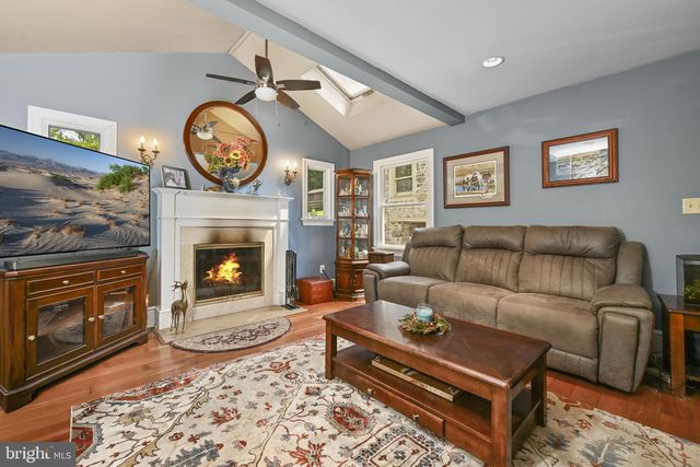 1272 HOLLOW RD, Chester Springs, PA 19425
