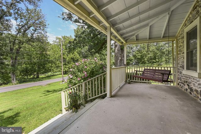 1272 HOLLOW RD, Chester Springs, PA 19425