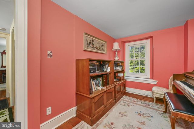 1272 HOLLOW RD, Chester Springs, PA 19425