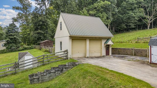 1272 HOLLOW RD, Chester Springs, PA 19425