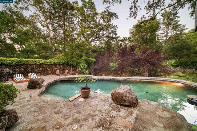 841 Kirkcrest Rd, Alamo, CA 94507