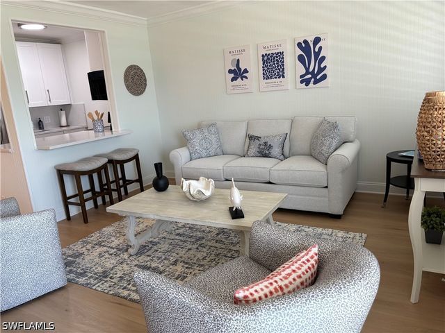 473 12th AVE S B12, Naples, FL 34102