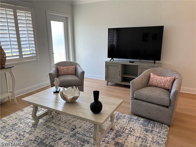 473 12th AVE S B12, Naples, FL 34102