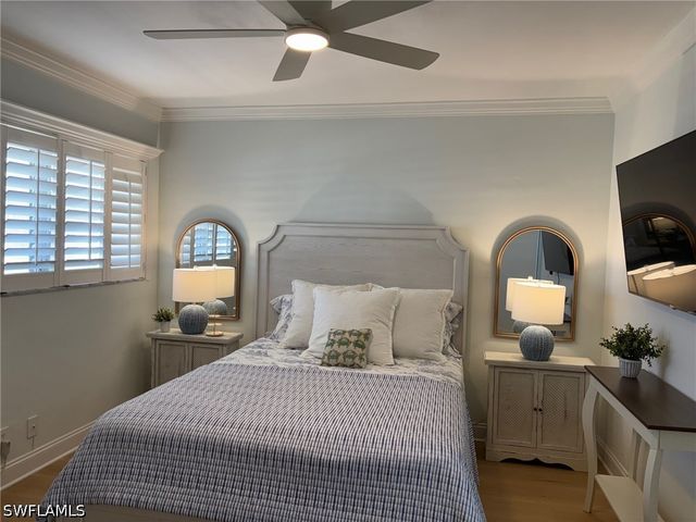 473 12th AVE S B12, Naples, FL 34102