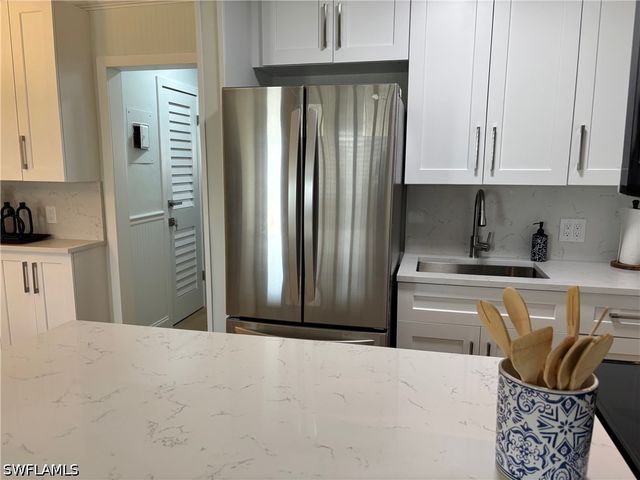 473 12th AVE S B12, Naples, FL 34102
