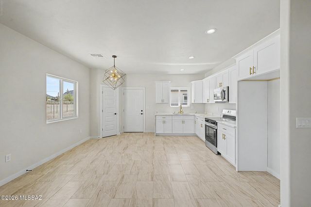 9219 W Floyd Street, Tucson, AZ 85735