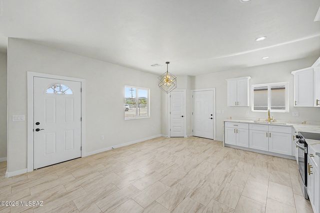 9219 W Floyd Street, Tucson, AZ 85735