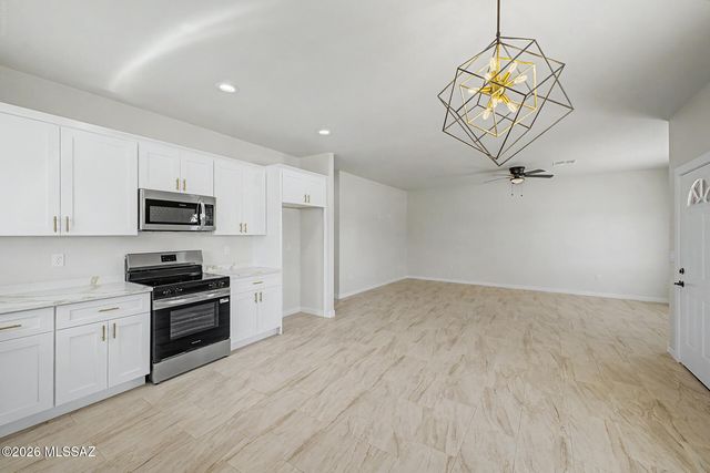 9219 W Floyd Street, Tucson, AZ 85735